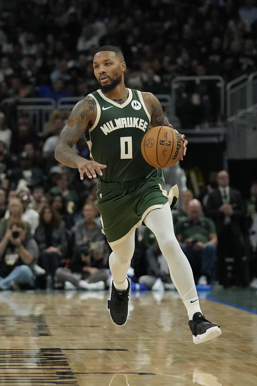 雷霆横扫76人，利拉德爆发神勇