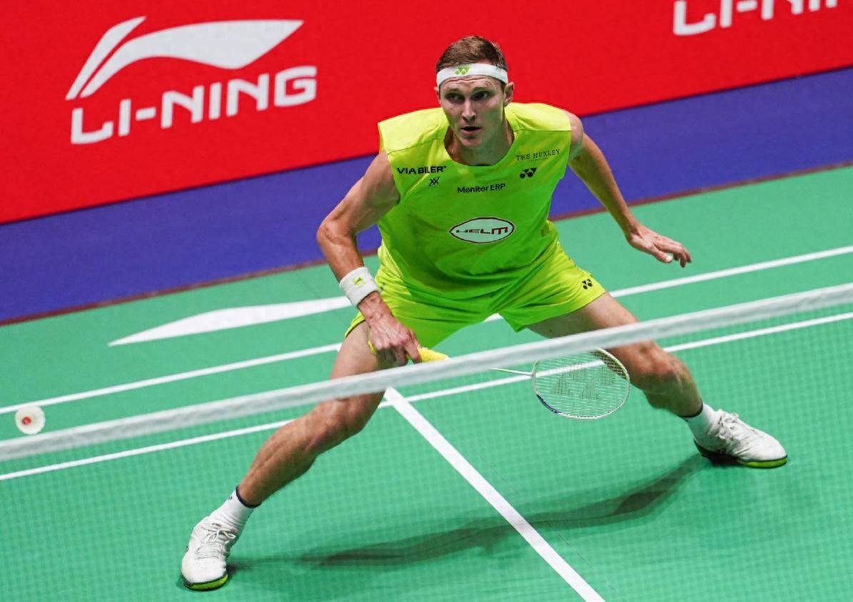 韩国羽毛球队爆冷日本羽毛球队，安赛龙送出助攻