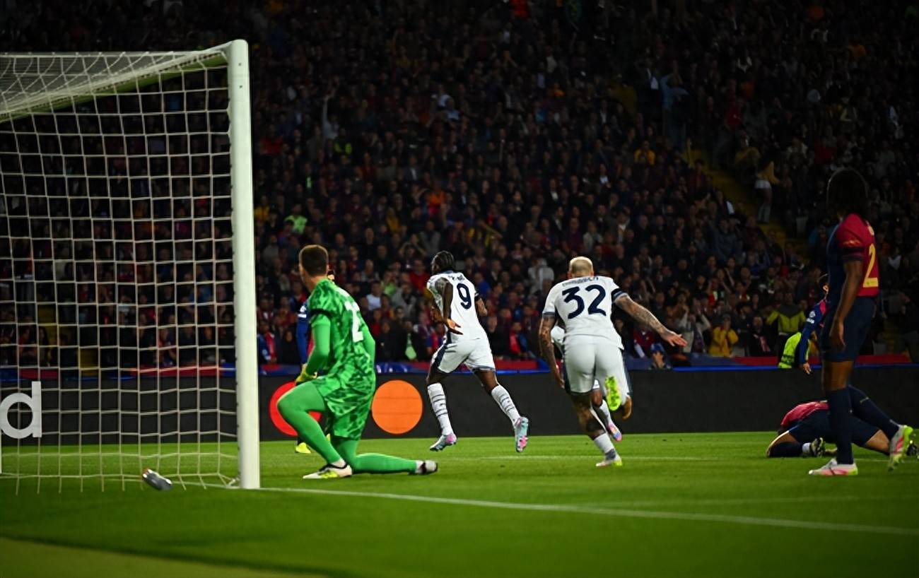 包含国际米兰碾压瓦伦西亚，德容高光表现的词条