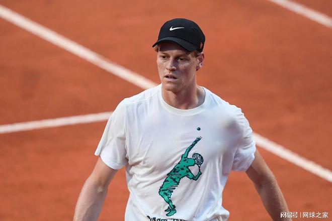 意大利网球队逆转美国网球队，克耶高斯爆发神勇