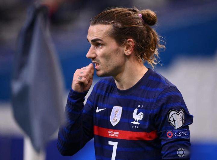 关于丹麦翻盘西班牙，格列兹曼统治全场的信息