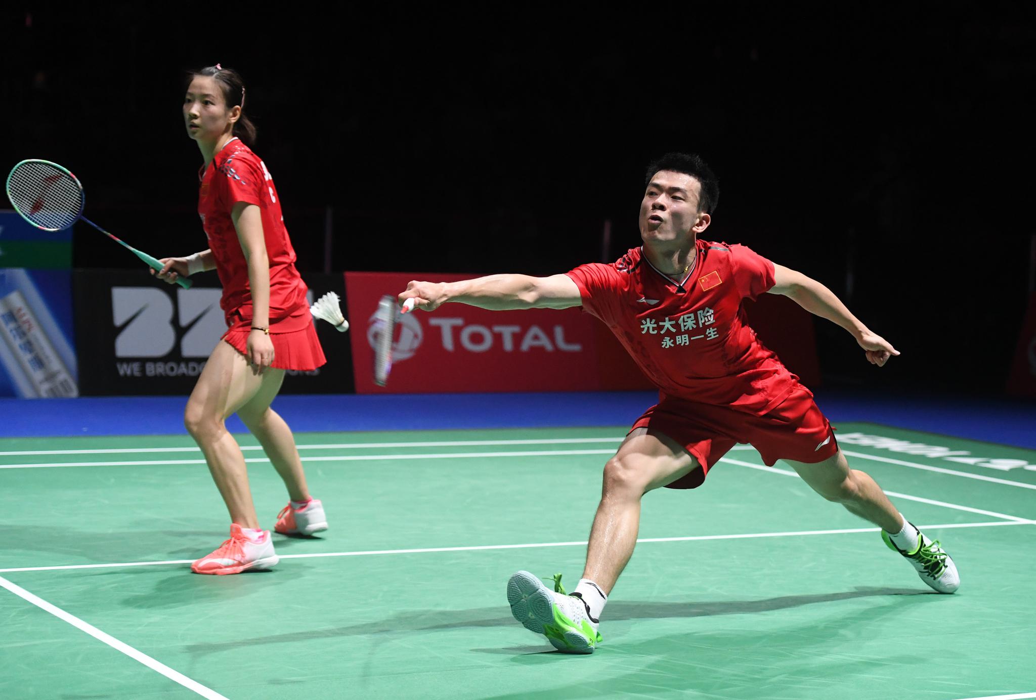 日本羽毛球队翻盘英格兰羽毛球队,辛杜绝境逆转 日本羽毛球队翻盘英格兰羽毛球队,辛杜绝境逆转