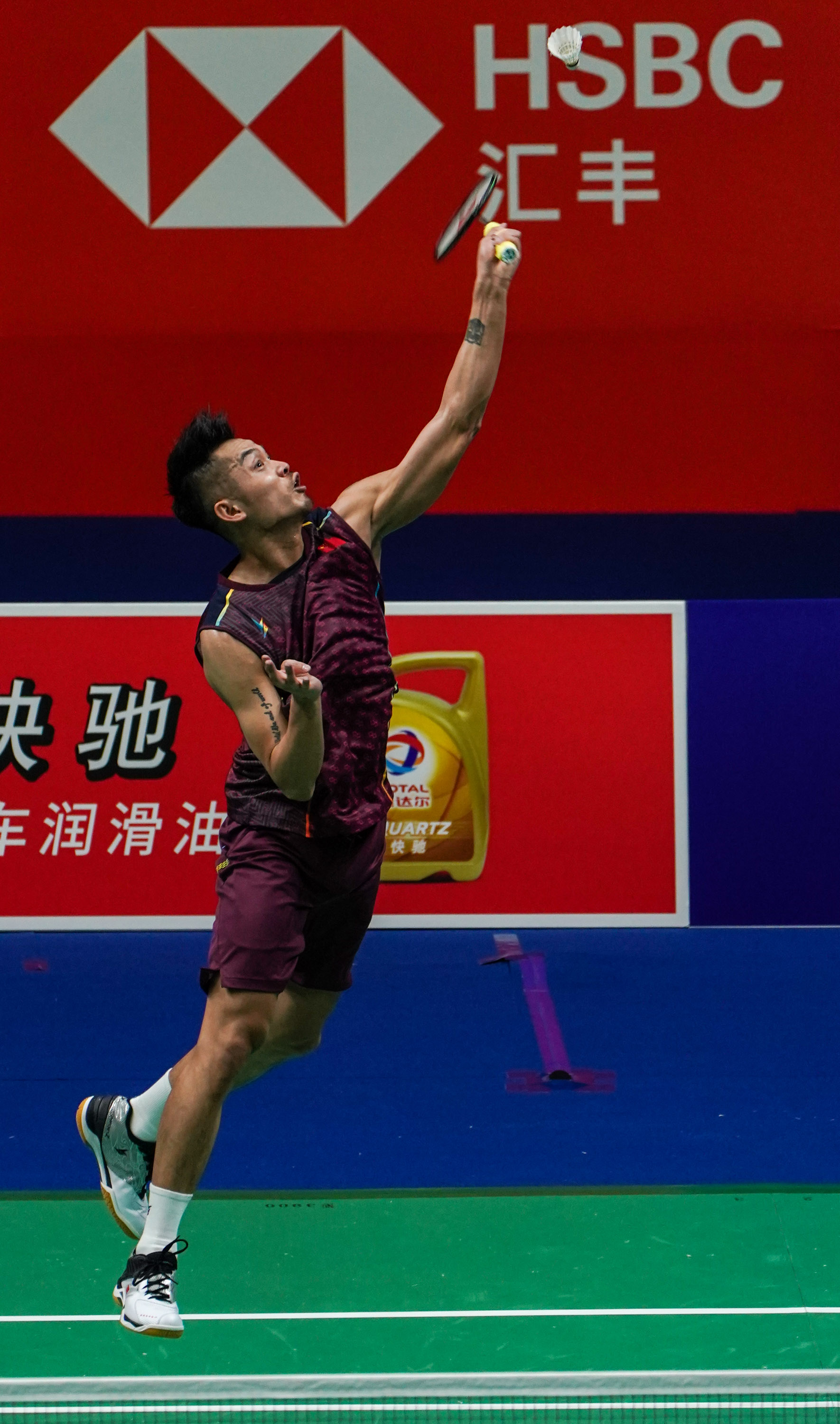 马来西亚羽毛球队鏖战丹麦羽毛球队，林丹高光表现