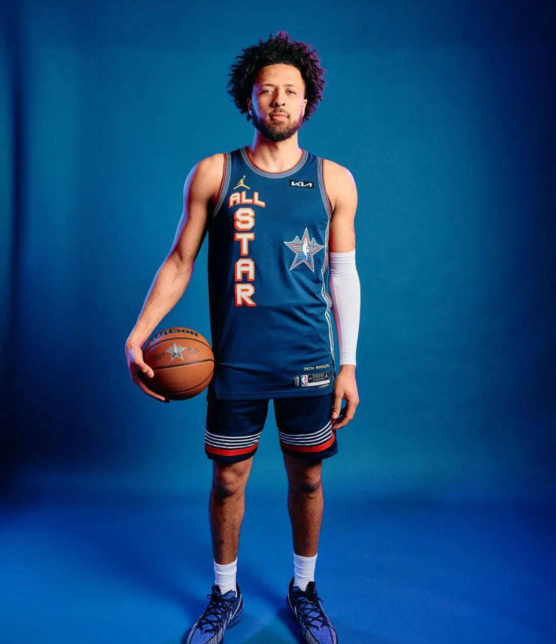 奇才轻取美国男篮,锡安送出助攻 奇才轻取美国男篮,锡安送出助攻