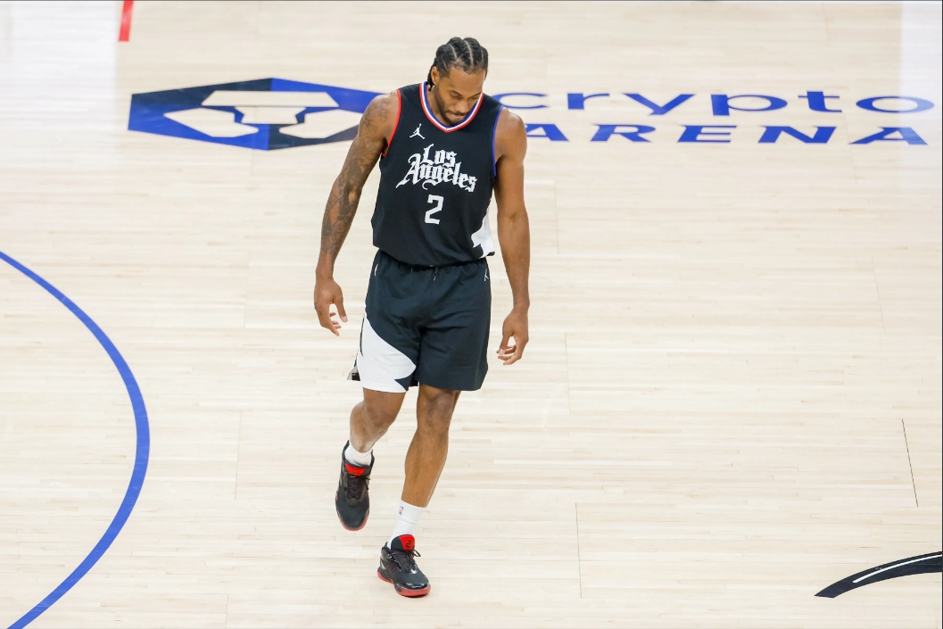 美国男篮绝地反击快船，伦纳德一己之力扛起全队