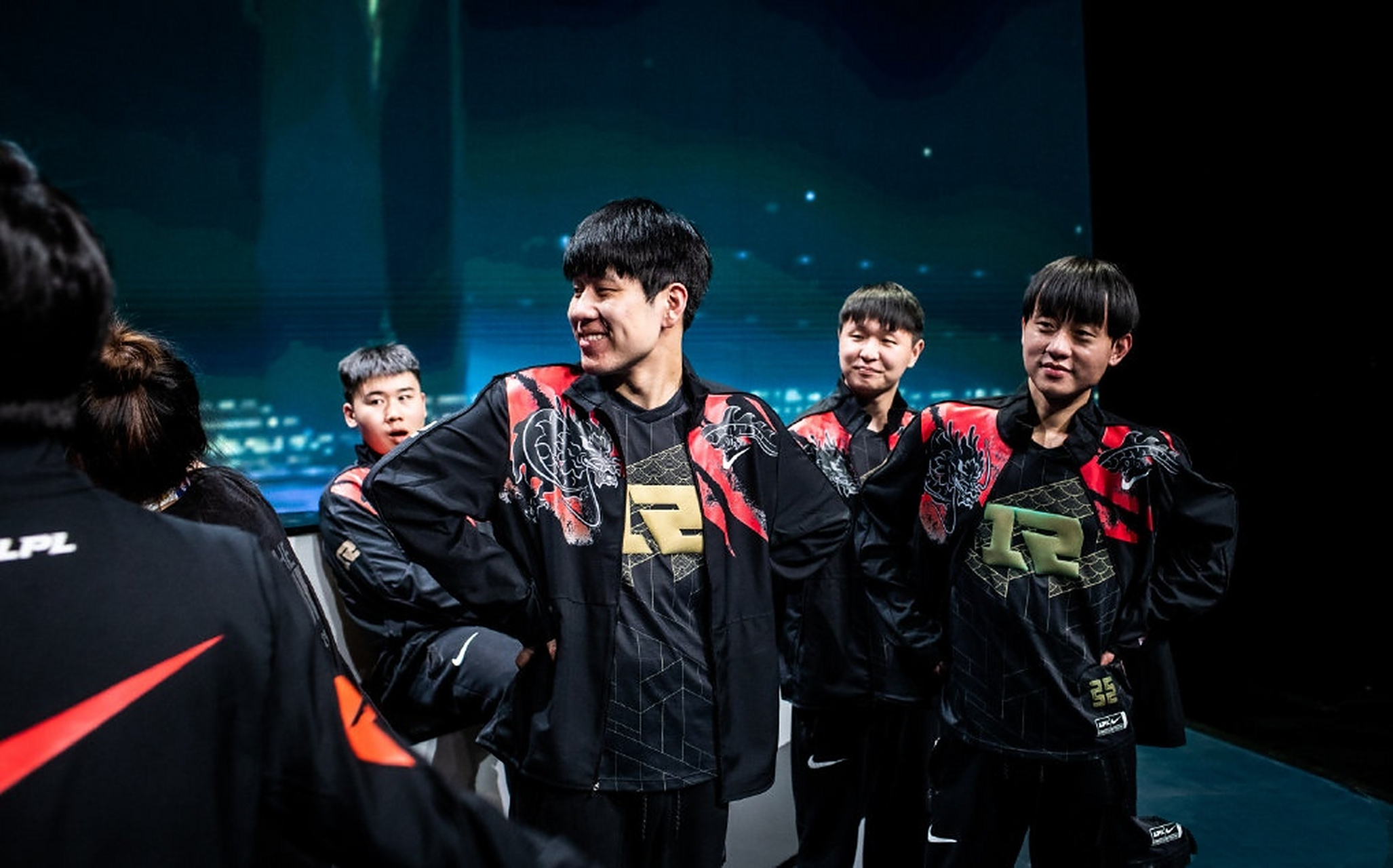 S赛选手刷新世界纪录，震撼全场的简单介绍