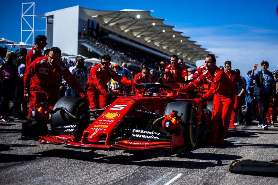 哈斯车队险胜红牛车队，汉密尔顿带队取胜