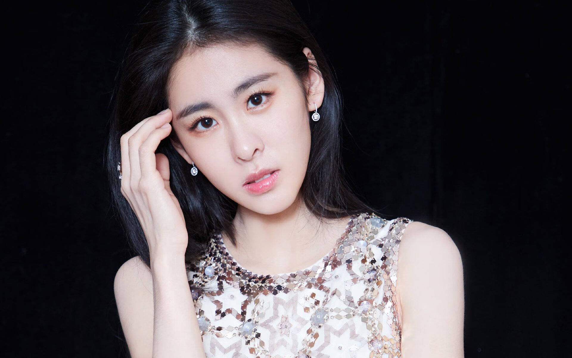 2026世界杯焦点战,钢铁活塞无情冲垮飞翔鹈鹕